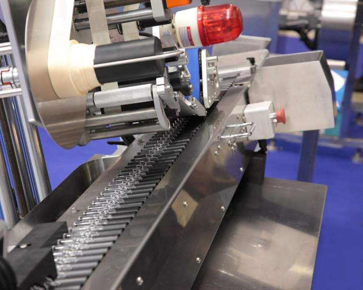 Un fabricant de machines industrielles de renom à votre disposition.